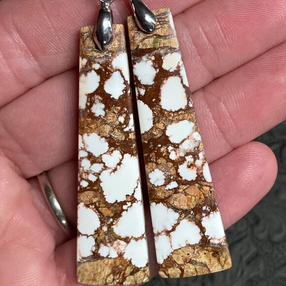 Wild Horse Turquoise Magnesite Crazy Horse Appaloosa Stone Earrings - Picture 4 of 5